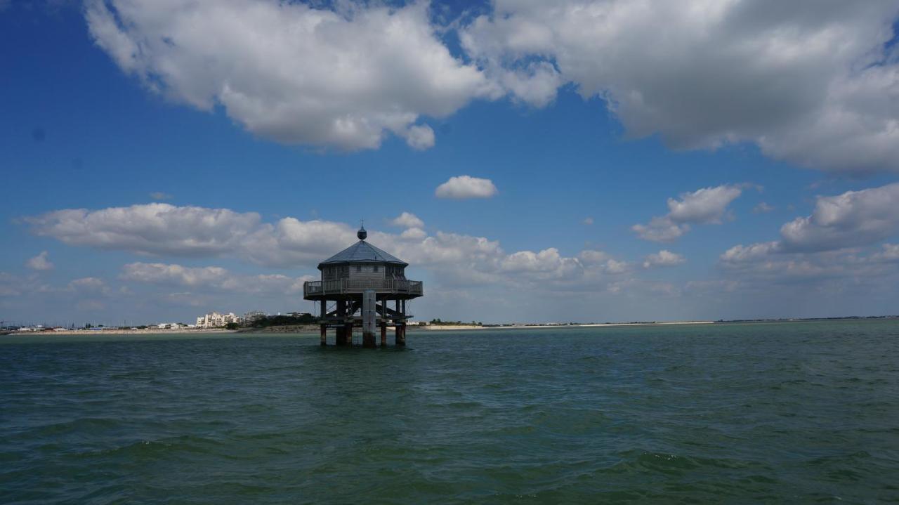 Hotel La Rochelle sur L'eau Esterno foto